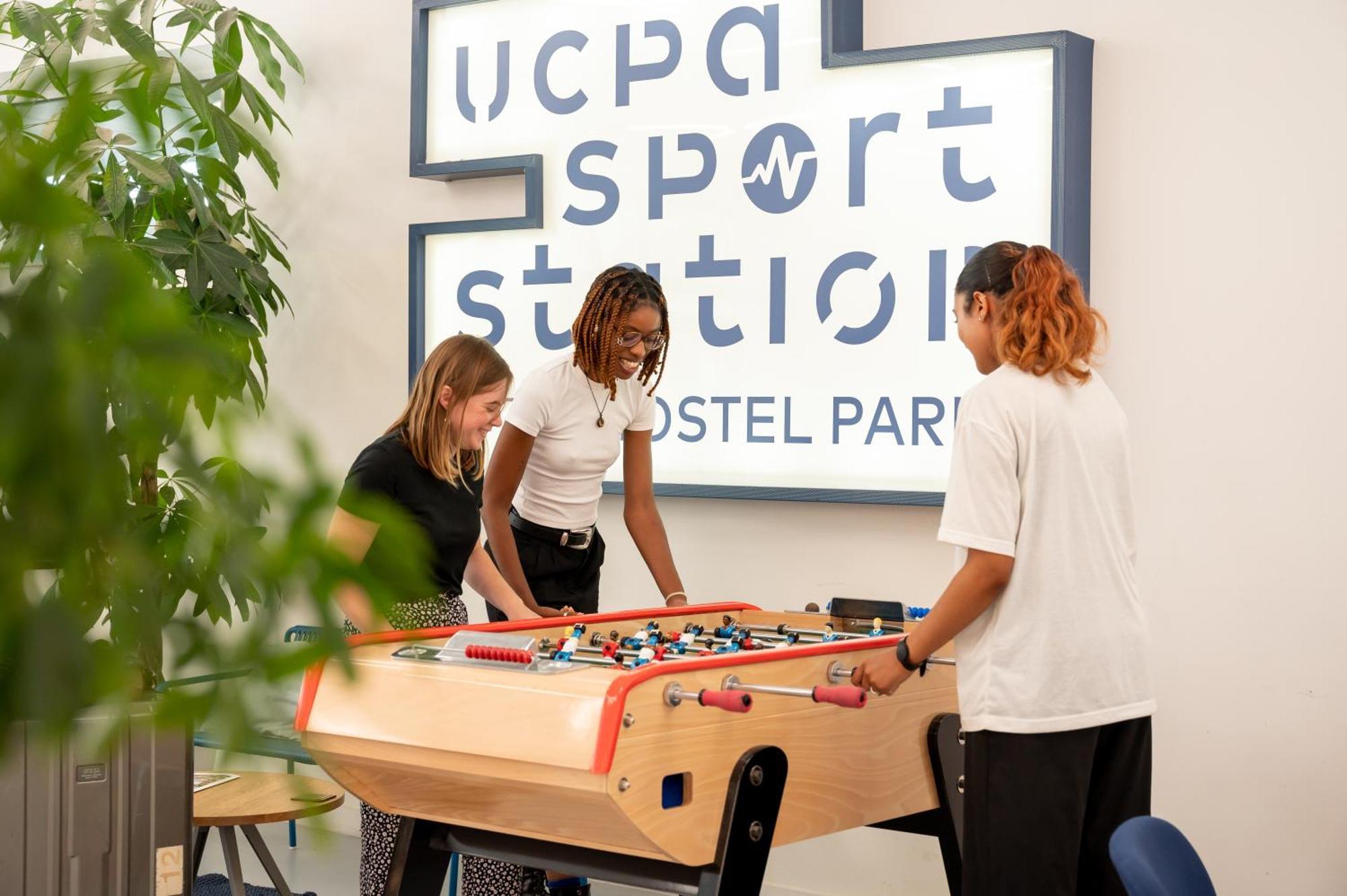 Ucpa Sport Station Hostel París Exterior foto